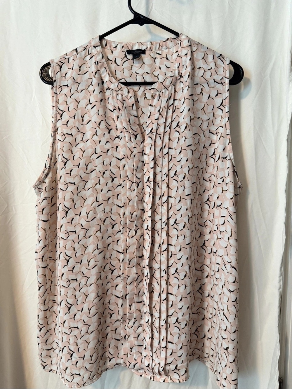 Ann Taylor Sleeveless Pink Abstract Pleated Front Camisole